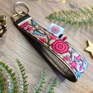 Porte clef : Lisette - simili marron foncé - rose dejaipur